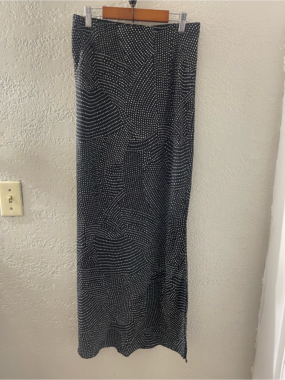Socialite Women’s Black Polka Dot Maxi Skirt Medium